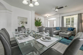 2584 - 6 Bedroom with Pool and Water Park Included